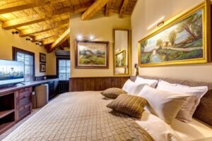 PIPER LODGE-27