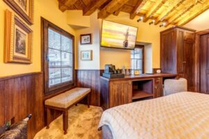 PIPER LODGE-33